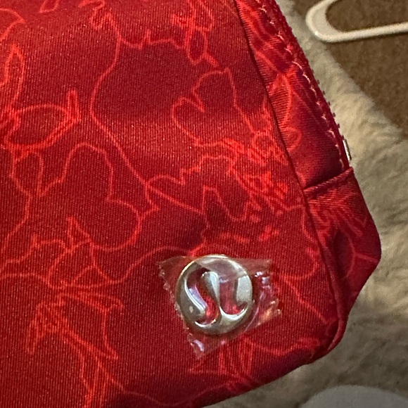 lululemon athletica everywhere belt Bag *new year - Picture 2 of 6